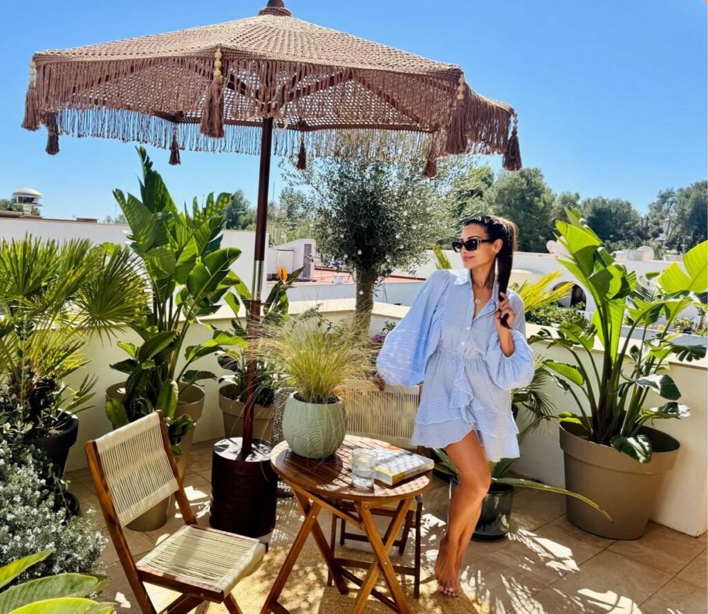 Saar – “Ik zit in de feelgood business” Hoe Saar haar leven opnieuw uitvond onder de zon van Ibiza