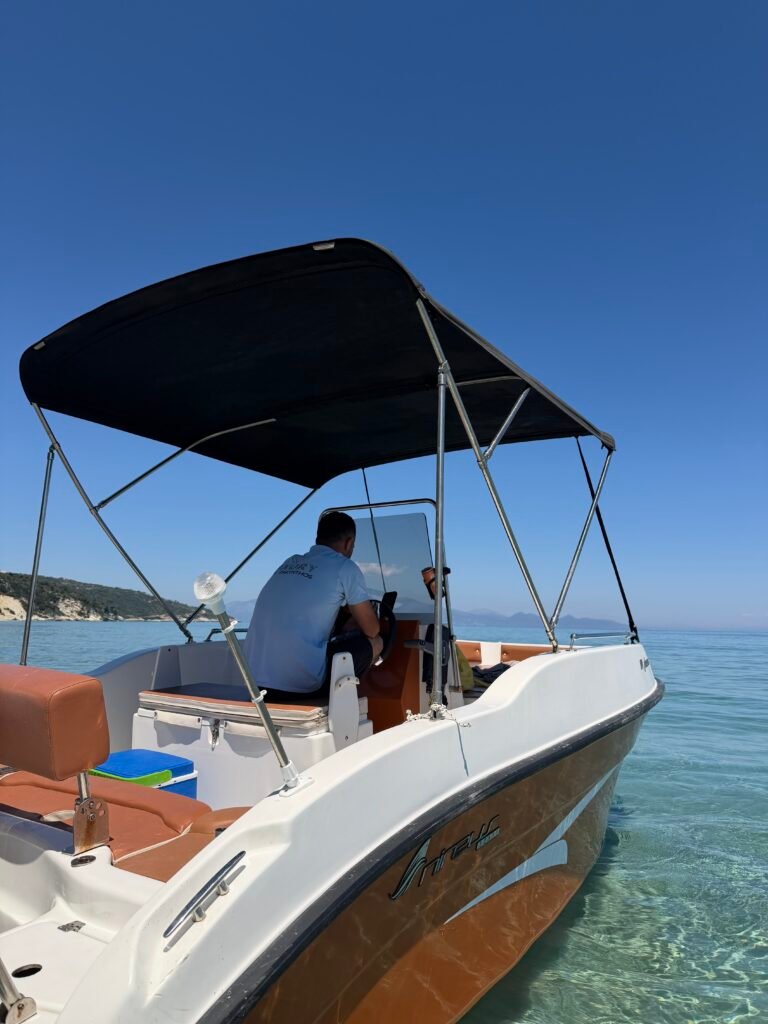 Zon, zee en een kapitein die je wél de geheime plekjes laat zien, zo beleef je Zakynthos op z’n best